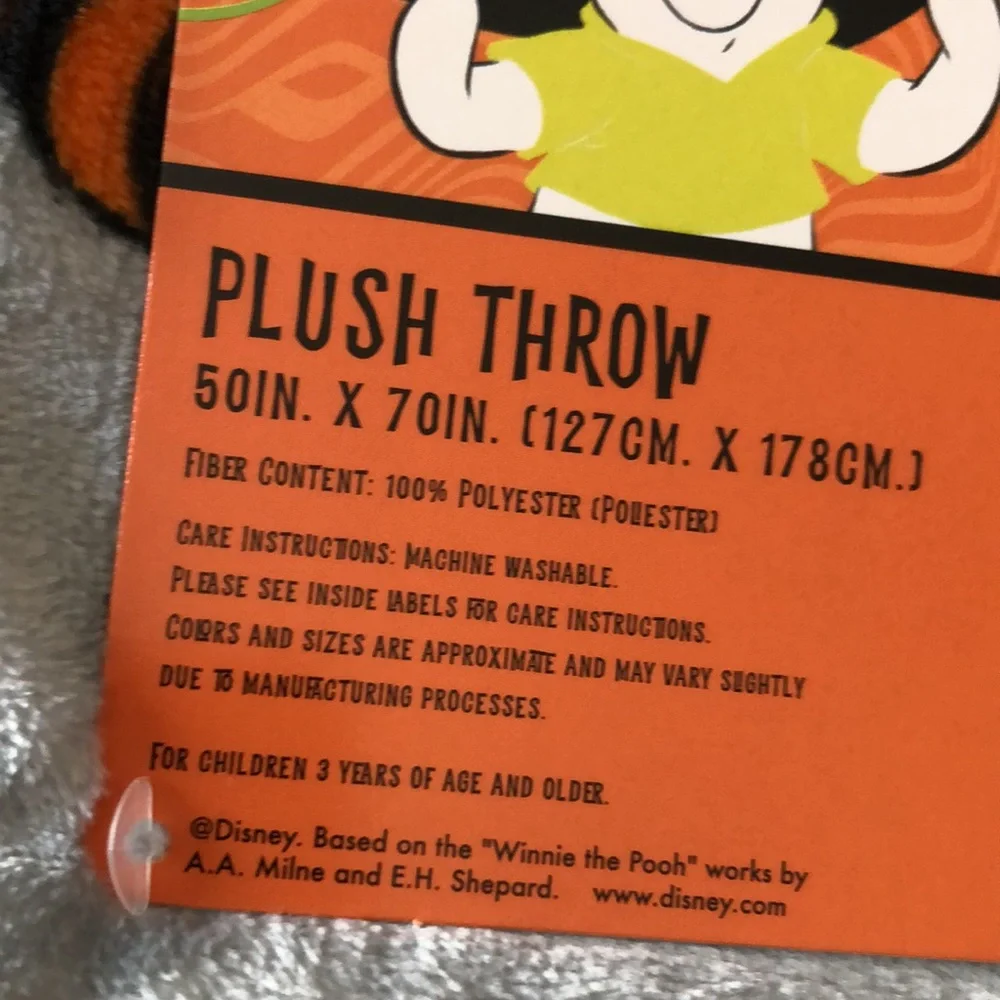 Disney Halloween WINNIE The POOH Plush Throw